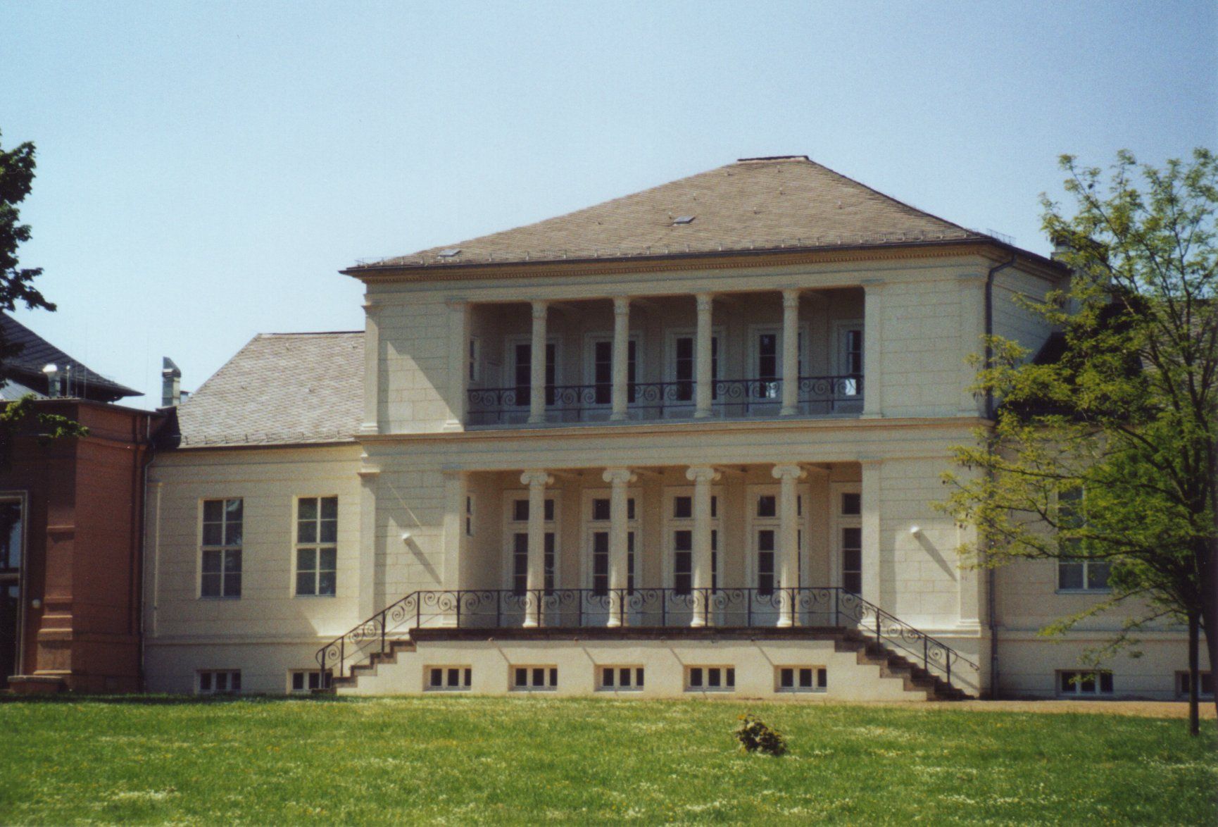 Gesellschafthaus im Kloster-Berge-Garten