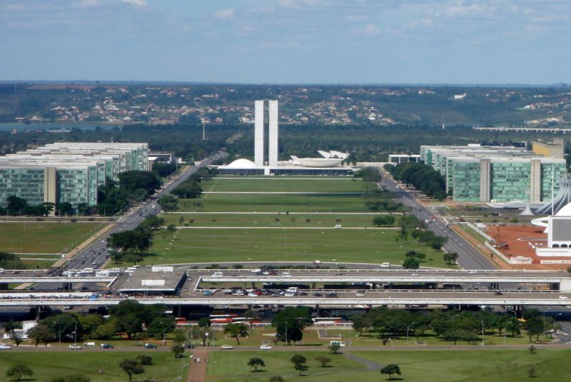Monumental Axis