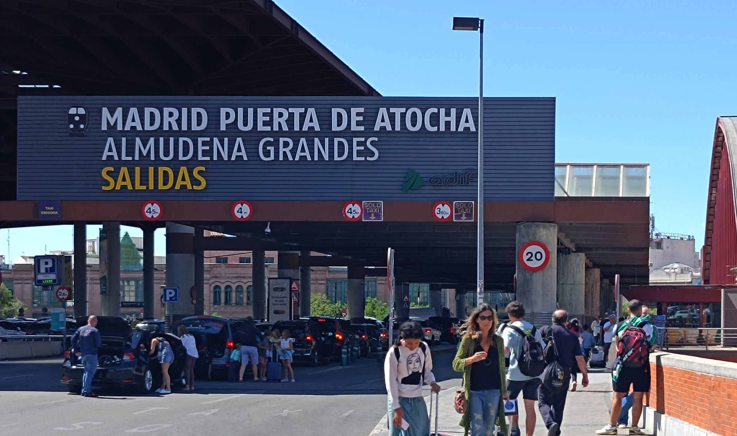Madrid-Puerta de Atocha-Almudena Grandes