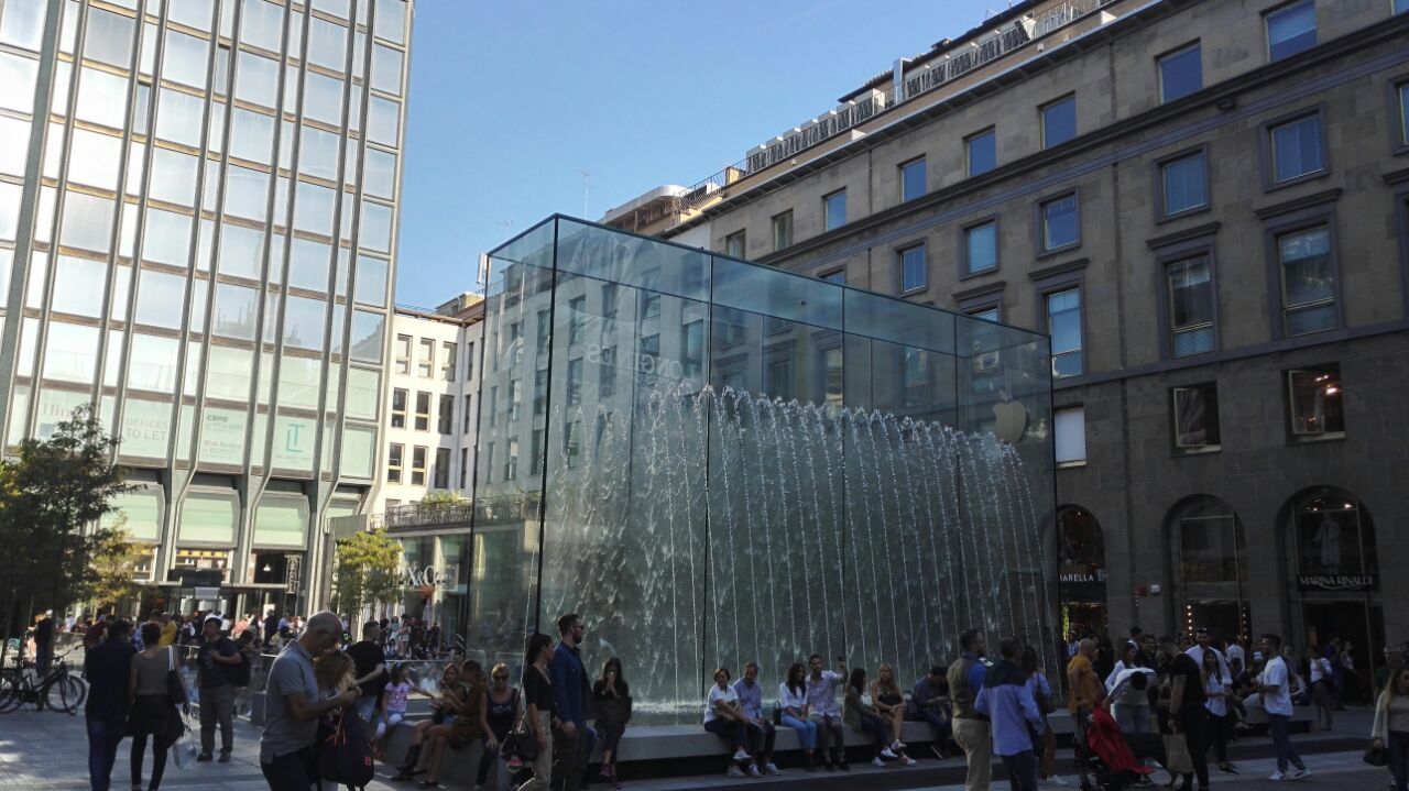 Apple Piazza Liberty