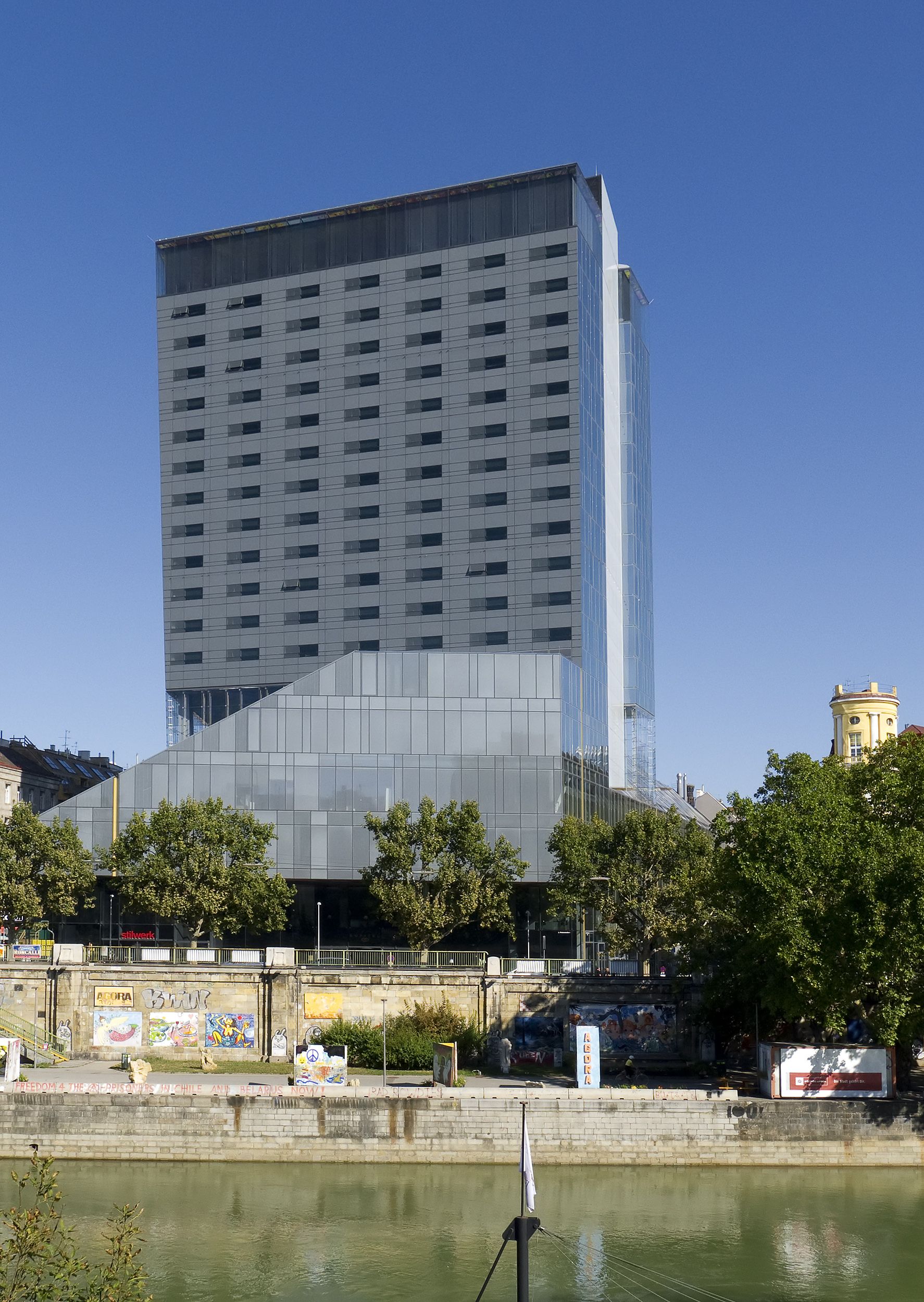 Uniqa Nouvel Tower